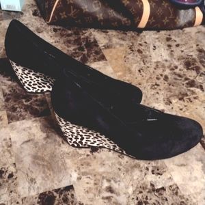 FRANCO SARTO Cheetah Leopard Black Suede Leather Wedge Heels NICE!!! Size 9